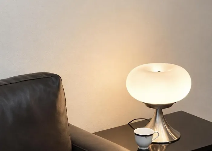 Near Bts L Spacious 57 Sqm L Work-friendly 曼谷