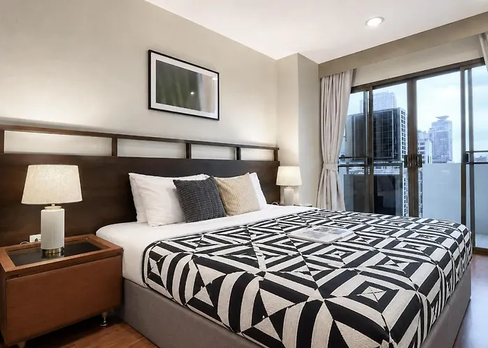 Near Bts L Spacious 57 Sqm L Work-friendly 公寓