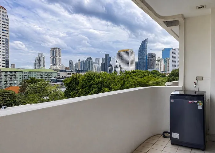 公寓 Near Bts L Spacious 57 Sqm L Work-friendly *